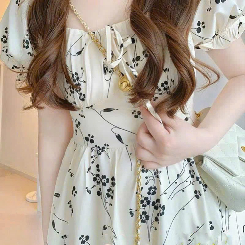 Đầm váy thời trang nữ mặc đi chơi dạo phố chất lụa ý in hoa chạy mockking thân sau cổ vuông tay búp có mút váy suông xoè