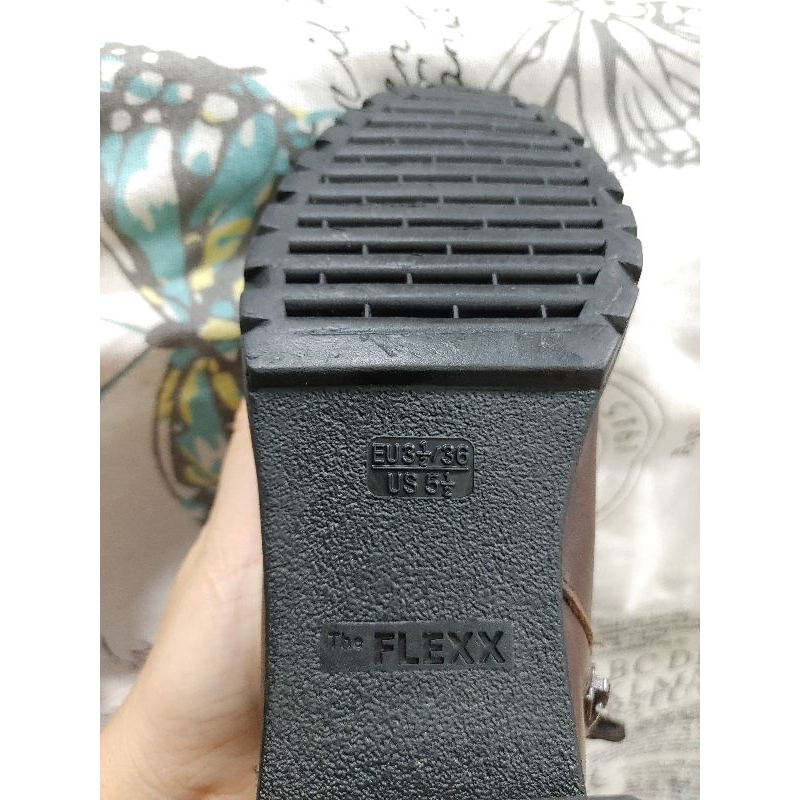 Giầy bốt da hiệu FLEXX size 36-37 gót cao 5phân  si tuyển 2hand
