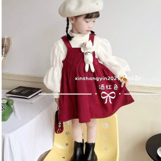 Váy nhung đỏ đón Noel Tết may mắn cho bé gái