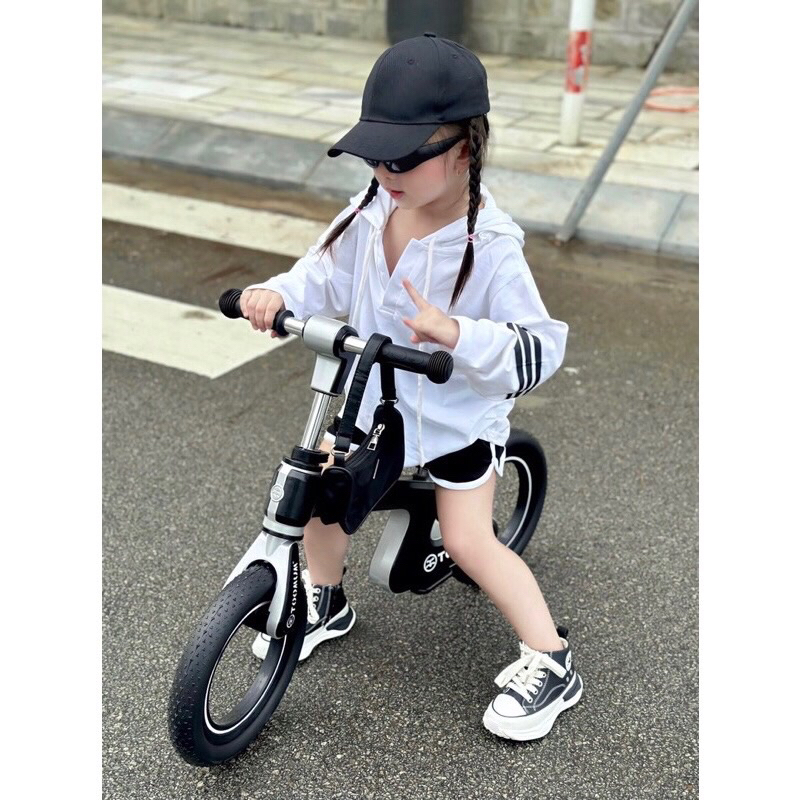 Giày thể thao độn đế siêu nhẹ cho bé 26-37