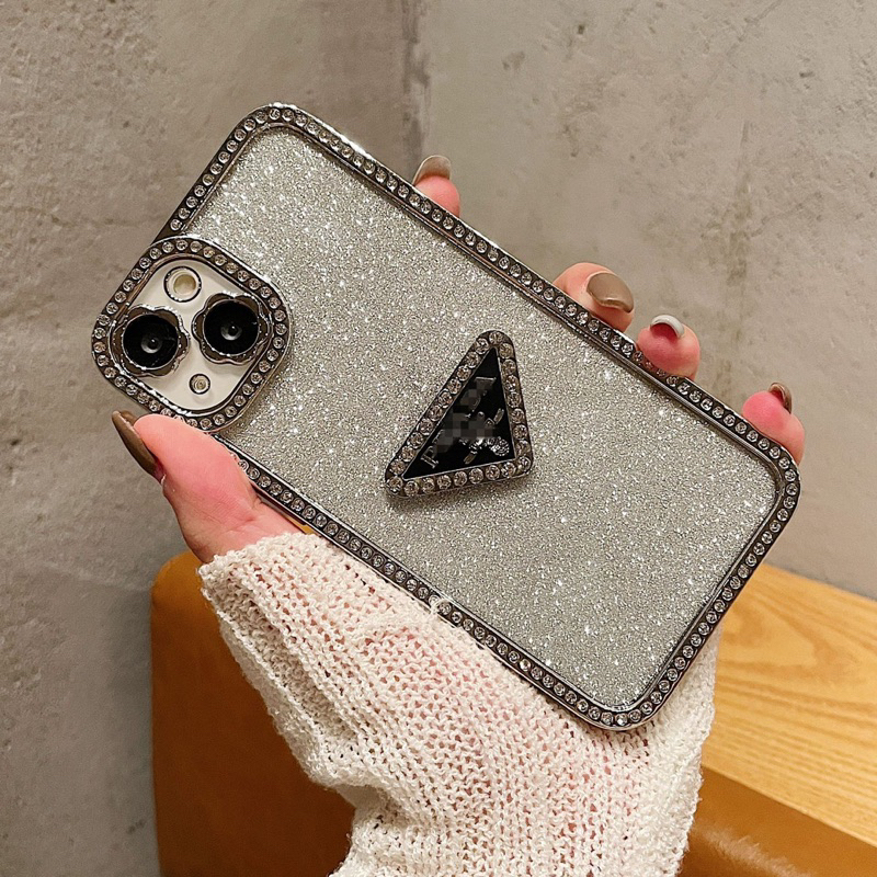 Ốp lưng nhũ đính viền đá bling gắn TAM GIÁC PRA DA cạnh vuông chống bẩn cho i phone 7 đến 15promax