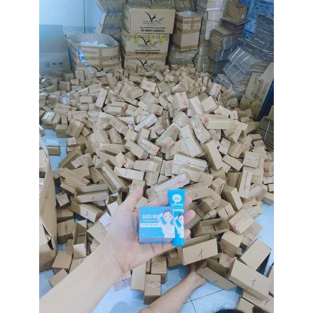 Kem giảm thâm nách Gluta Milk hủ 15g tặng 1 típ 10ml