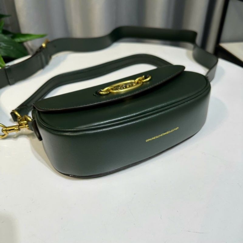 Về thêm màu mới✨✨Coach Harley Crossbody bag✨✨ CM702🌟Mẫu coach dáng bầu đơn giản, dễ phối