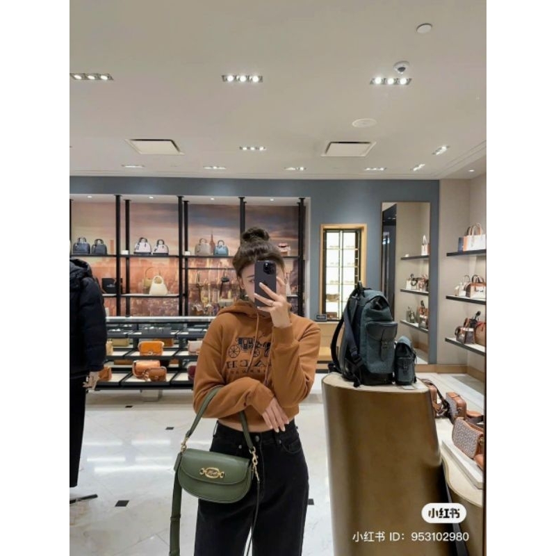 Về thêm màu mới✨✨Coach Harley Crossbody bag✨✨ CM702🌟Mẫu coach dáng bầu đơn giản, dễ phối