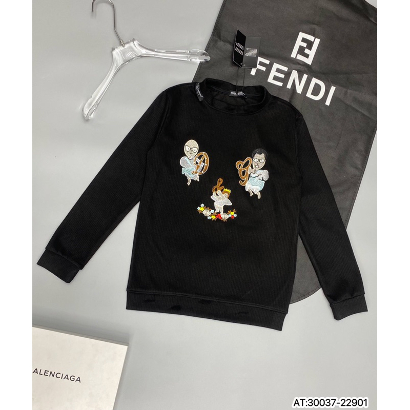 Áo len rách hoạ tiết thêu logo phối màu sang chảnh cho ace