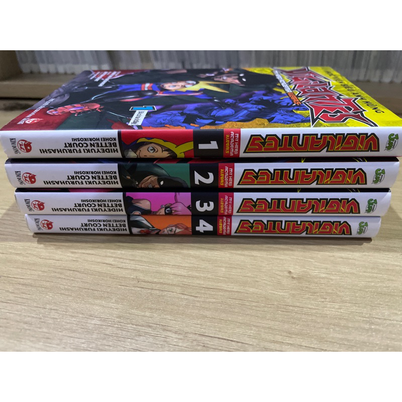 My hero academia vigilantes vol 1-4 tặng kèm bookmark vàvol 19 dr.stone