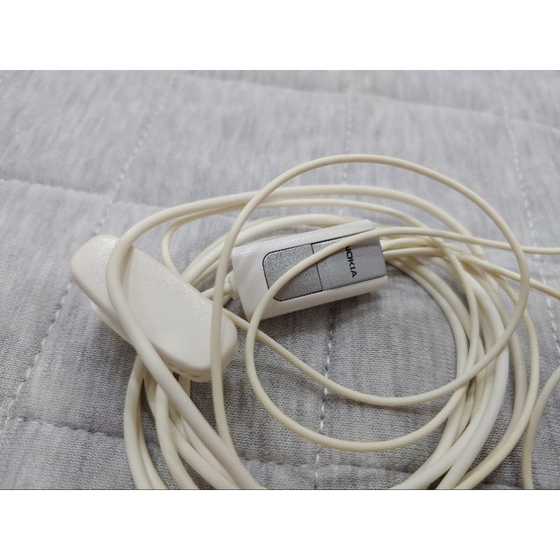 TAI NGHE NOKIA CHÂN CẮM 2.5MM - TUƠNG THÍCH NOKIA 5200-5300-6300-6500S-E71-E9500 ..V.V..