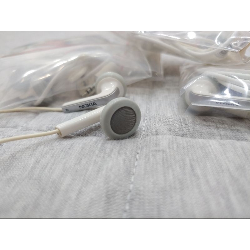 TAI NGHE NOKIA CHÂN CẮM 2.5MM - TUƠNG THÍCH NOKIA 5200-5300-6300-6500S-E71-E9500 ..V.V..