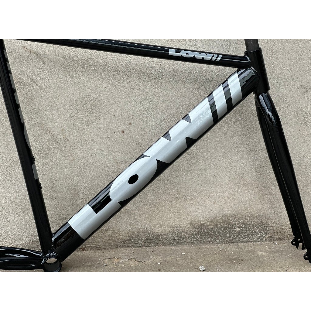 Khung Phuộc CustomPaint Low2