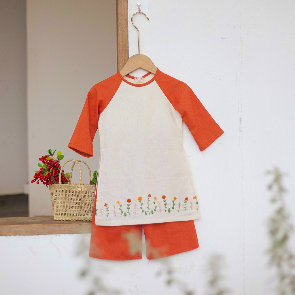 Áo dài cách tân bé gái họa tiết hoa nhí thêu nhẹ nhàng dễ thương chất liệu linen cao cấp - Áo dài An Nhiên - ADBG09