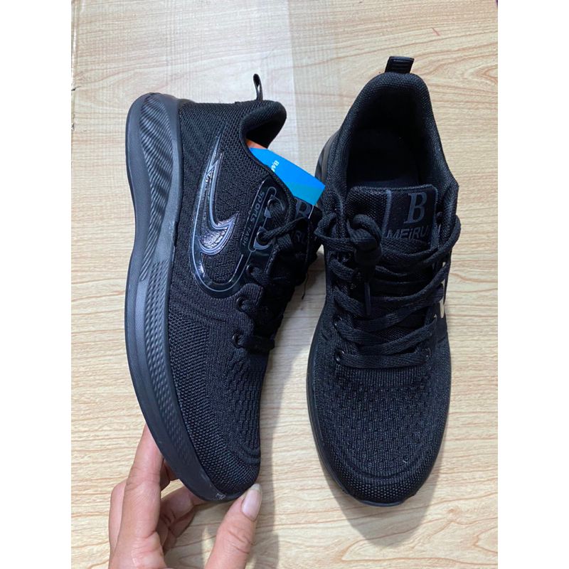 Giày thể thao nam buộc dây