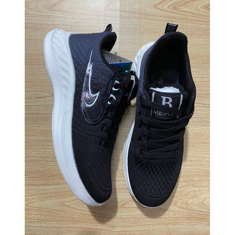 Giày thể thao nam buộc dây