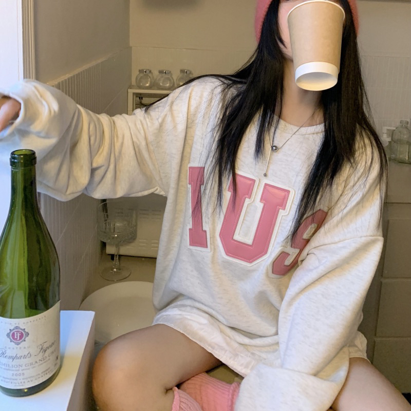 Áo Nỉ Cổ Tròn Màu Xám Tiêu From Rộng Tay Bồng Unsiex , Áo Nỉ Sweater chữ IUS Phối Thêu Da Hồng M67