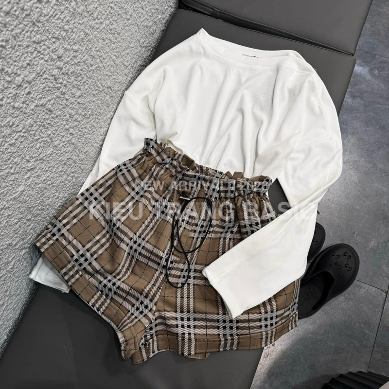 Set áo zip trắng dày mix quần kẻ umi