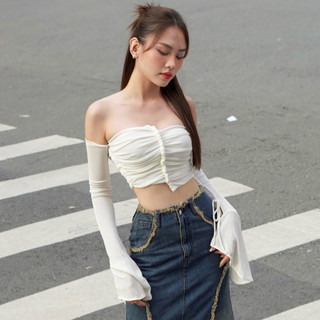 Áo trễ vai nhún ngực dáng croptop INTO.EIGHT thiết kế