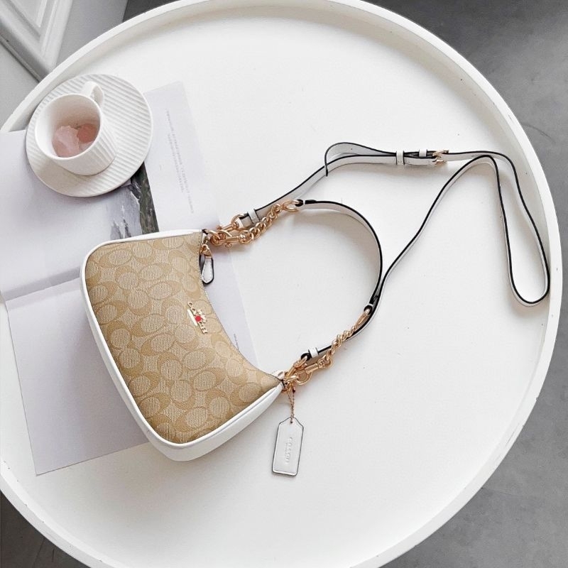 Túi Coach Teri Shoulder Bag