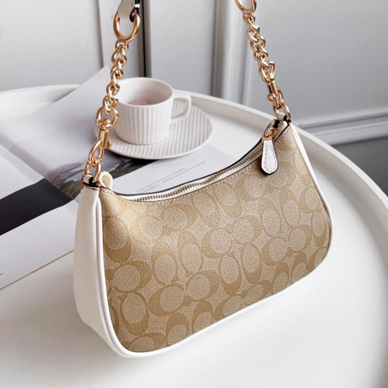 Túi Coach Teri Shoulder Bag