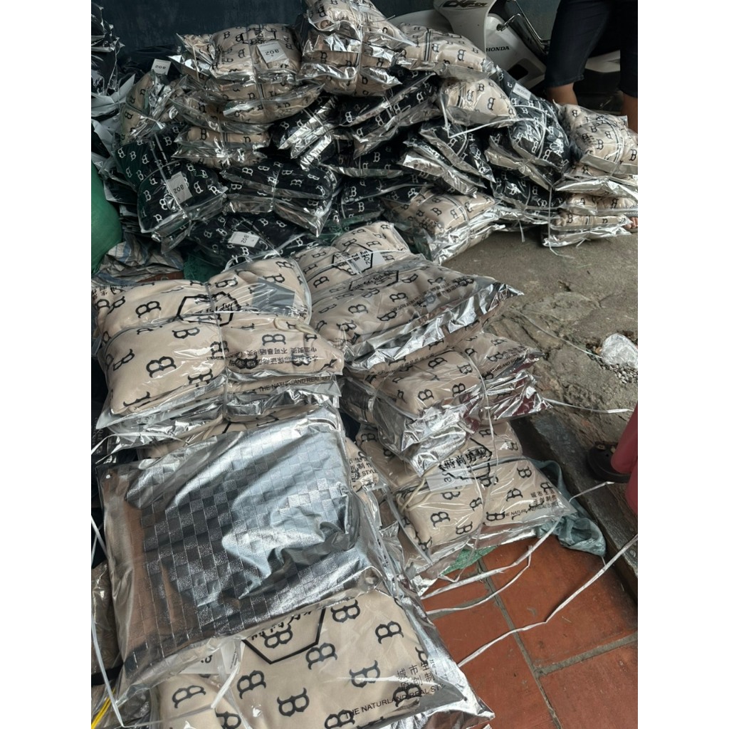 Áo khoác nhẹ chữ B 60-100kg