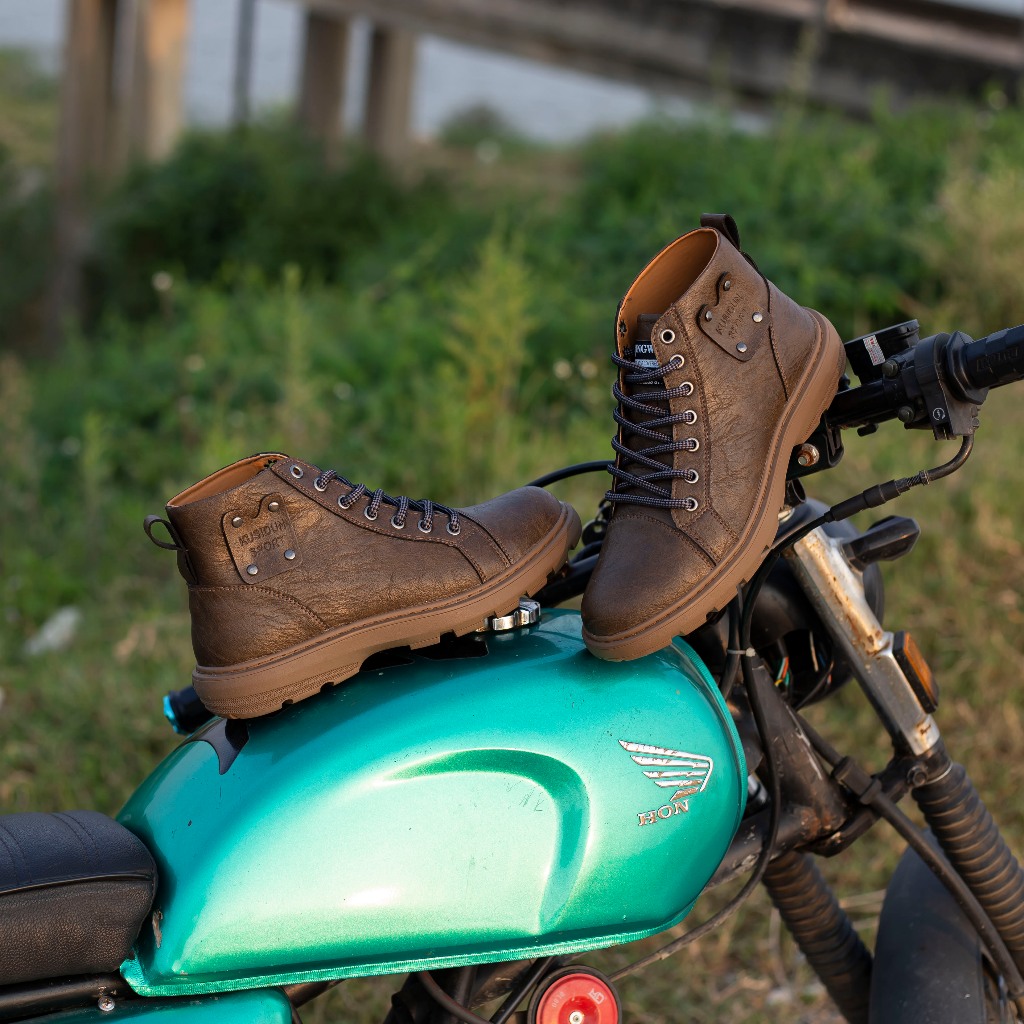 Giày da bò 𝐂𝐨𝐦𝐛𝐚𝐭 𝐁𝐨𝐨𝐭𝐬 𝗕𝗦𝟬𝟮 tăng chiều cao 7cm