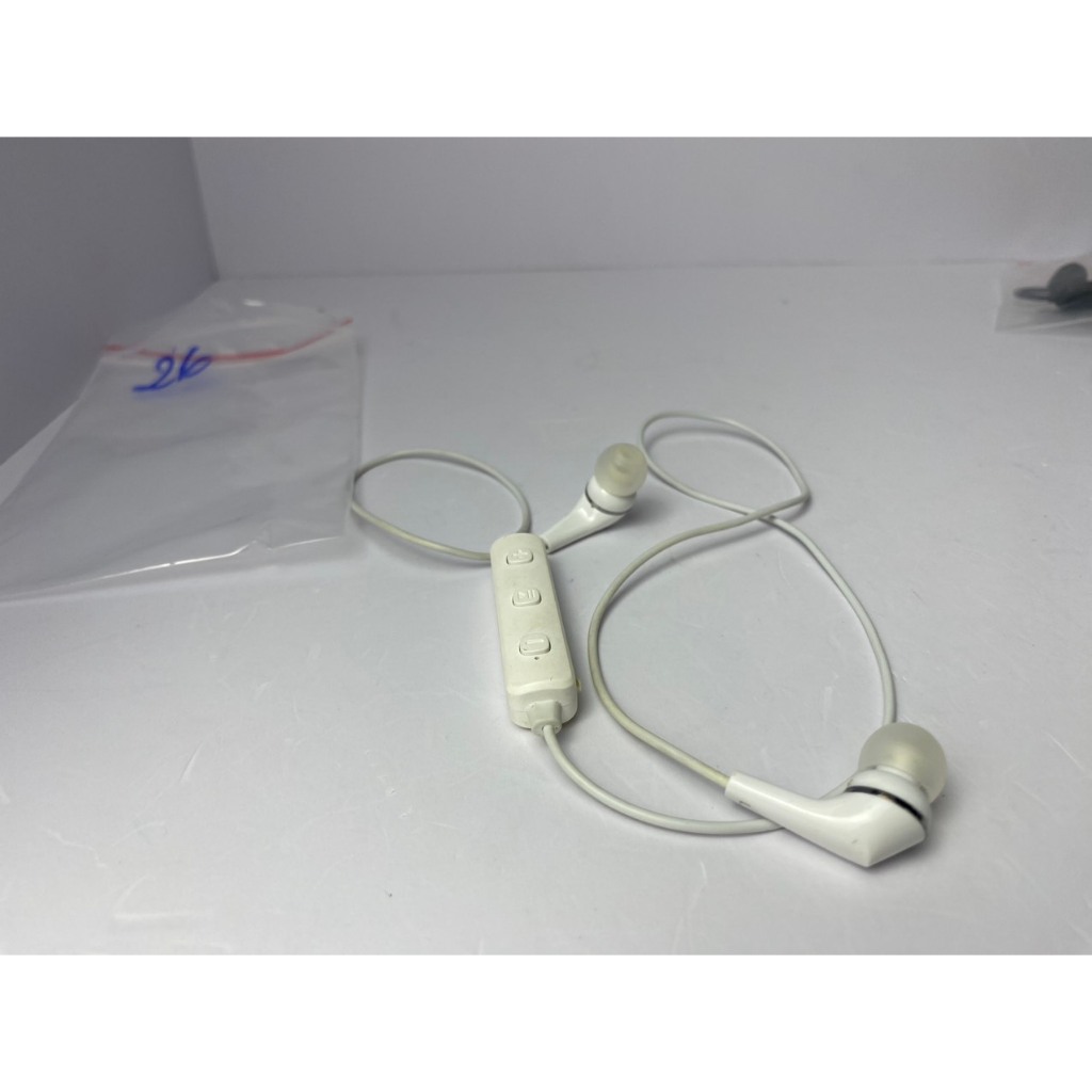 Tai nghe bluetooth có dây nhật bãi số 2