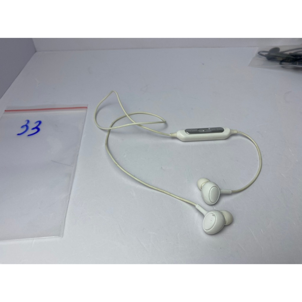 Tai nghe bluetooth có dây nhật bãi số 2