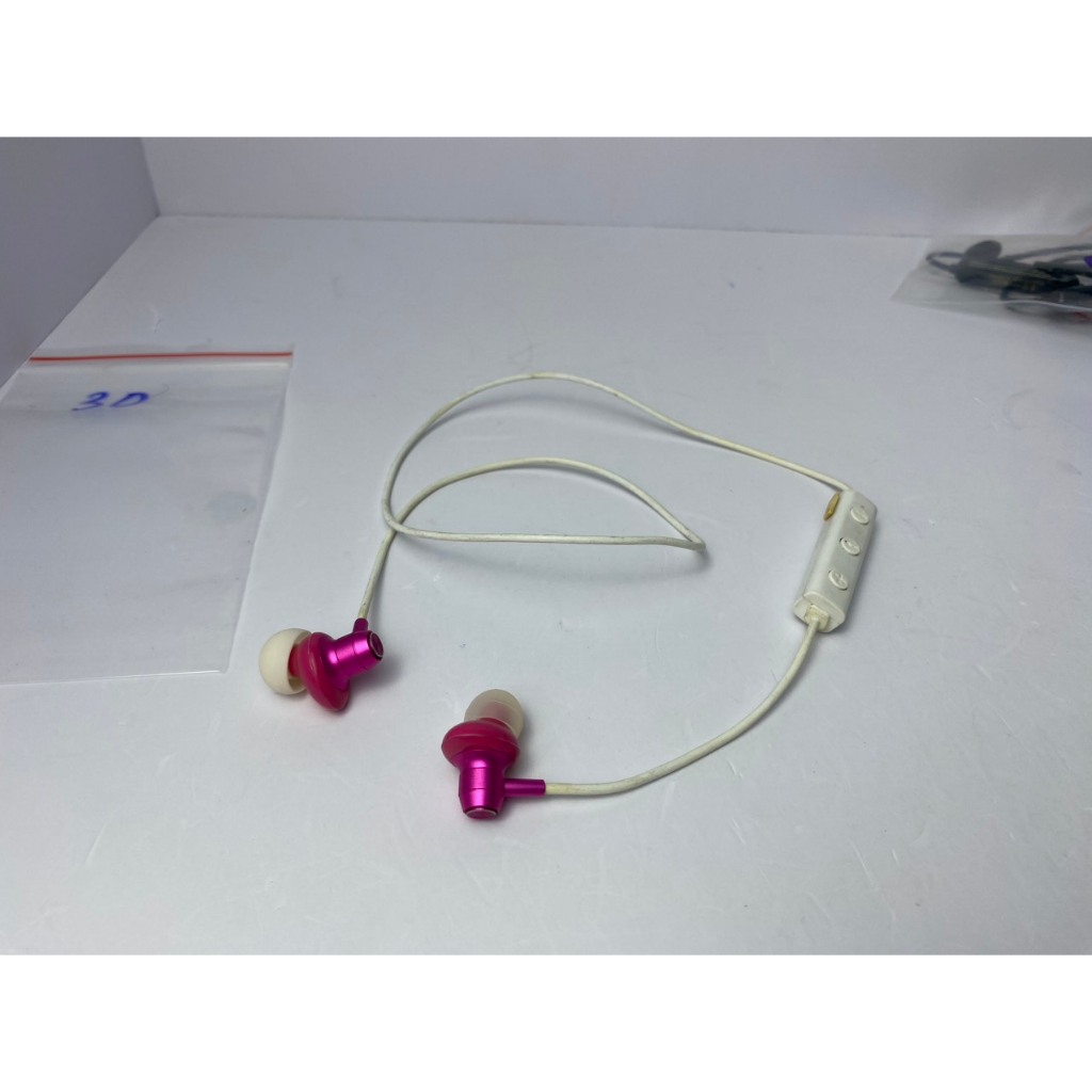 Tai nghe bluetooth có dây nhật bãi số 2