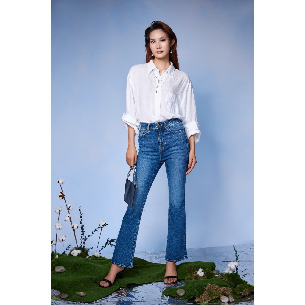 Quần Jeans Nữ Ống Loe Med Blue. Med Blue Women's Flared Jeans - 123WD1084B1950