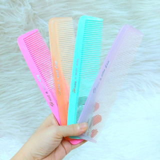 Lược chải đầu giao màu ngẫu nhiên