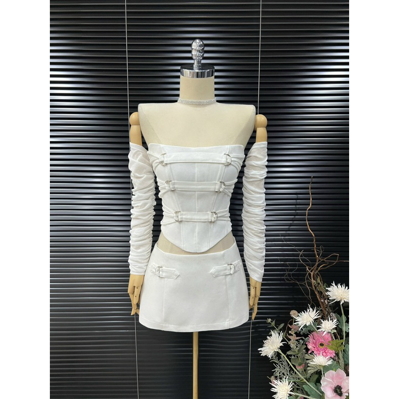 Set áo cúp ngực kết khoen kèm chân váy cạp trễ