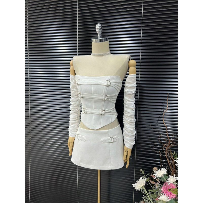 Set áo cúp ngực kết khoen kèm chân váy cạp trễ