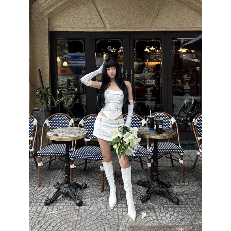 Set áo cúp ngực kết khoen kèm chân váy cạp trễ