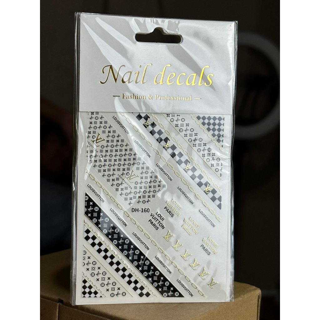 Sticker dán móng, sticker thương hiệu trang trí móng trend mới