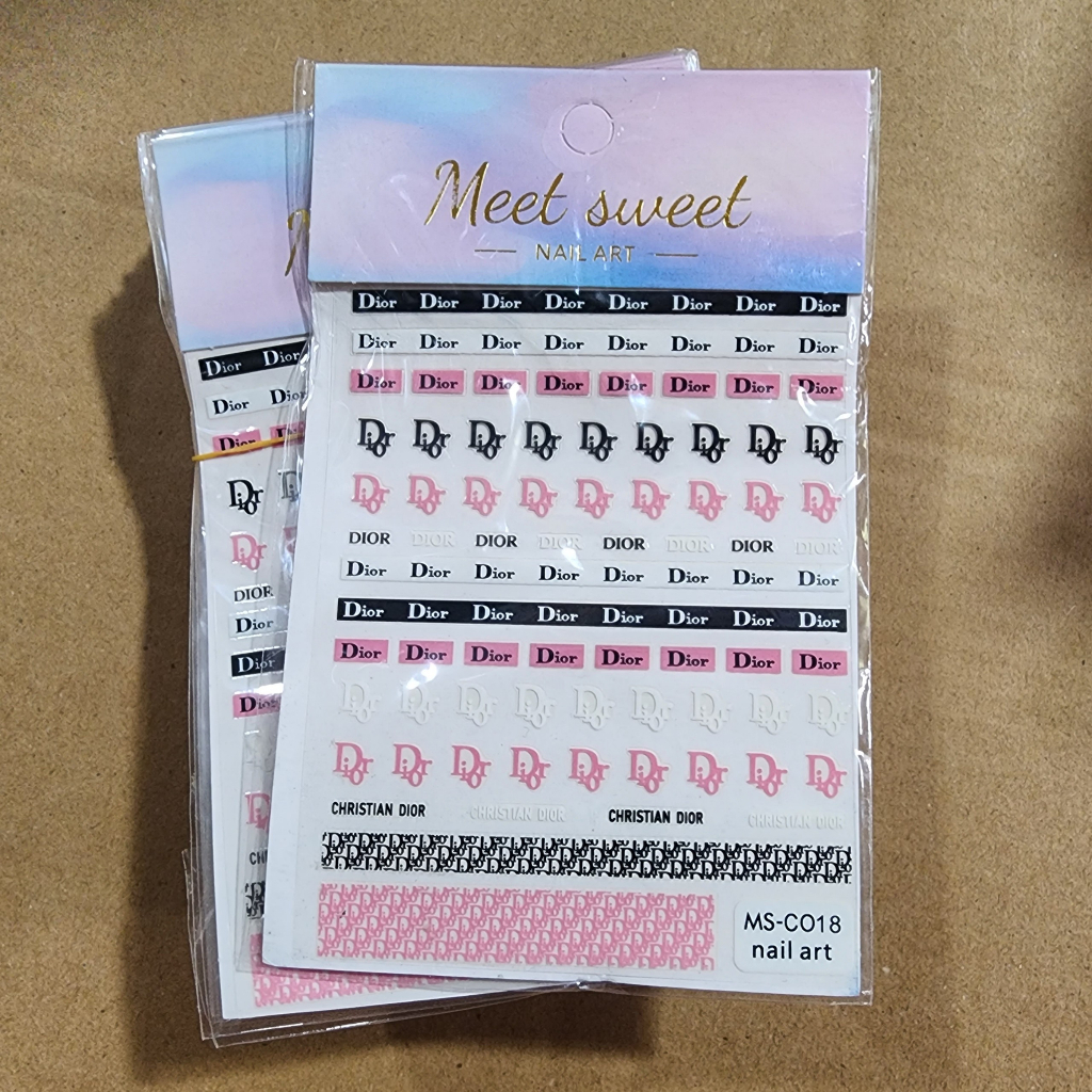 Sticker dán móng, sticker thương hiệu trang trí móng trend mới