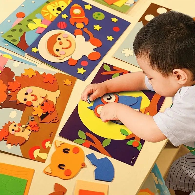 Tranh dán xốp cho bé tái sử dụng được giúp bé rèn luyện đôi tay khéo léo