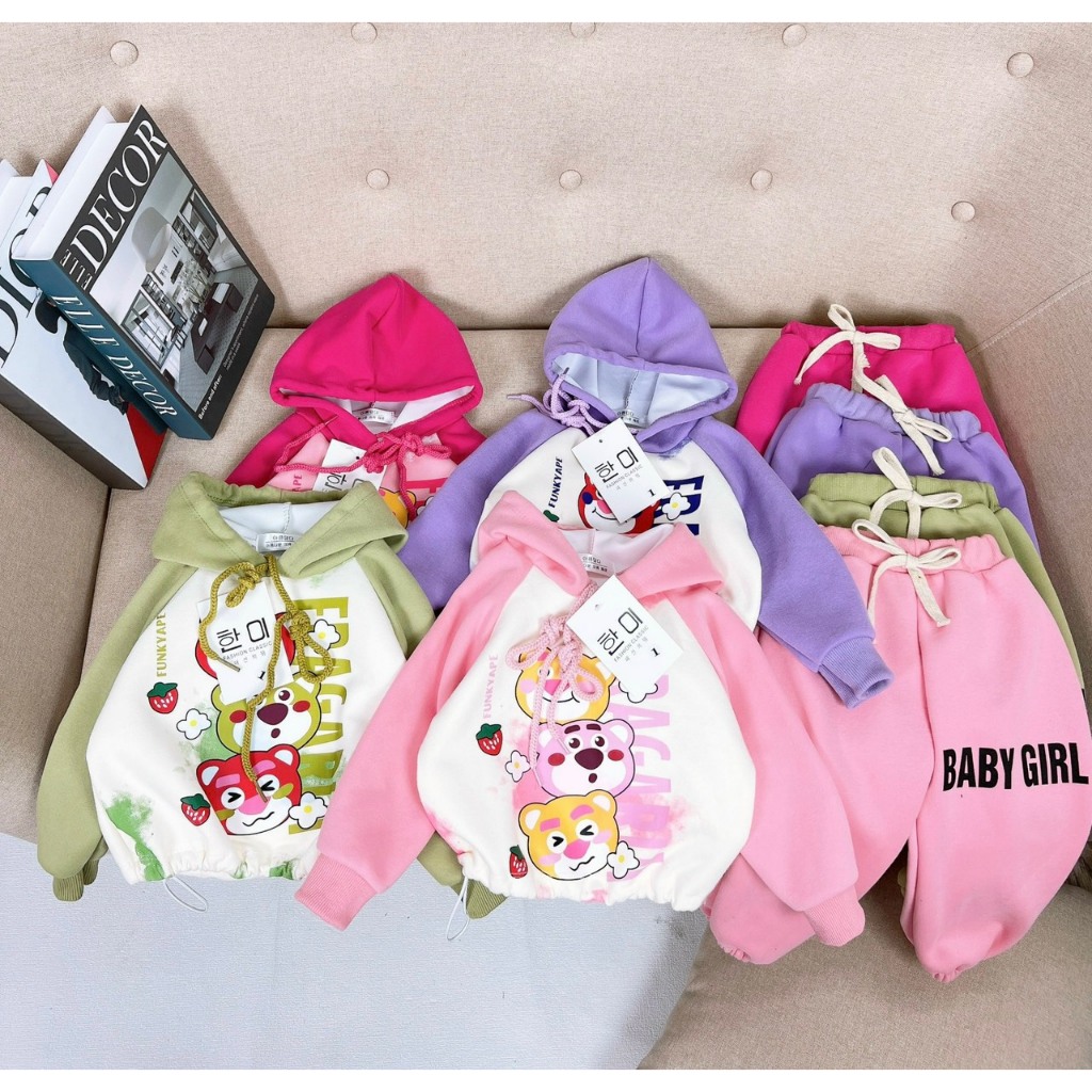 Bộ Quần Áo Dài Tay Thu Đông Chất Nỉ Da Cá Có Mũ Hình Gấu Baby Girl