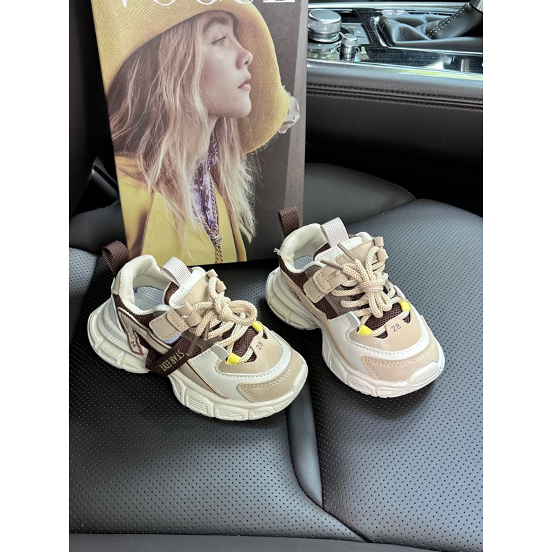 Giày thể thao btrai/gái 26-37 thiết kế năng động, sang trọng với 2 màu nâu và tím. Chất da phối lưới thoáng 7735