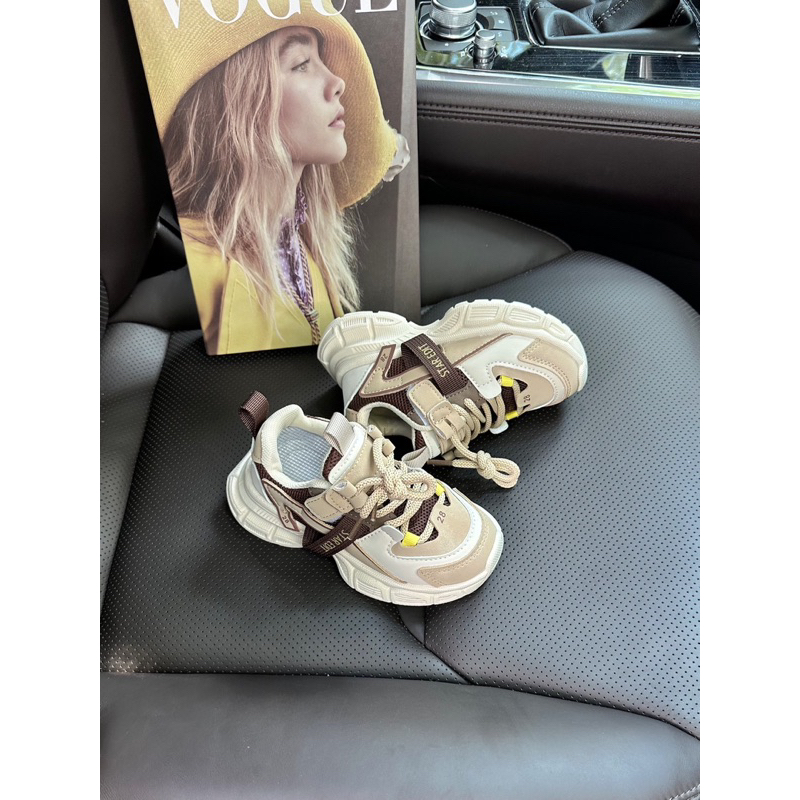 Giày thể thao btrai/gái 26-37 thiết kế năng động, sang trọng với 2 màu nâu và tím. Chất da phối lưới thoáng 7735