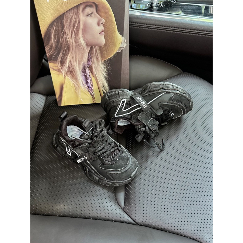 Giày thể thao btrai/gái 26-37 thiết kế năng động, sang trọng với 2 màu nâu và tím. Chất da phối lưới thoáng 7735