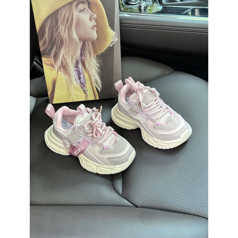 Giày thể thao btrai/gái 26-37 thiết kế năng động, sang trọng với 2 màu nâu và tím. Chất da phối lưới thoáng 7735