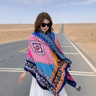Khăn hoạ tiết boho đi biển