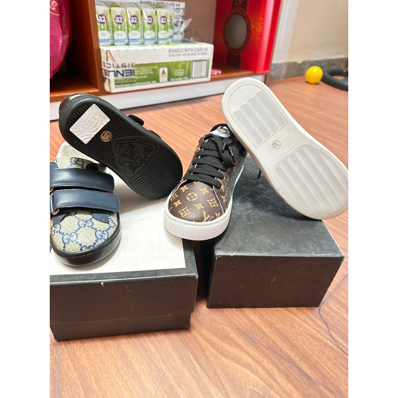 GUcci size 25 mua 750k thanh lý 100  LV size 32 newtag giá mua 540 pass 100k luôn ạ