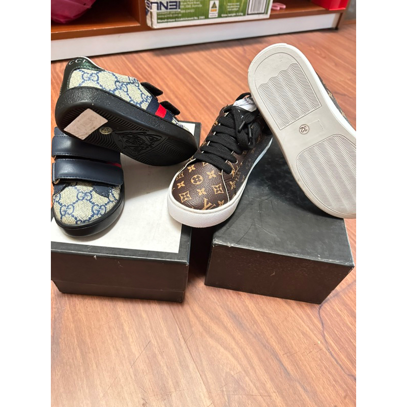 GUcci size 25 mua 750k thanh lý 100  LV size 32 newtag giá mua 540 pass 100k luôn ạ