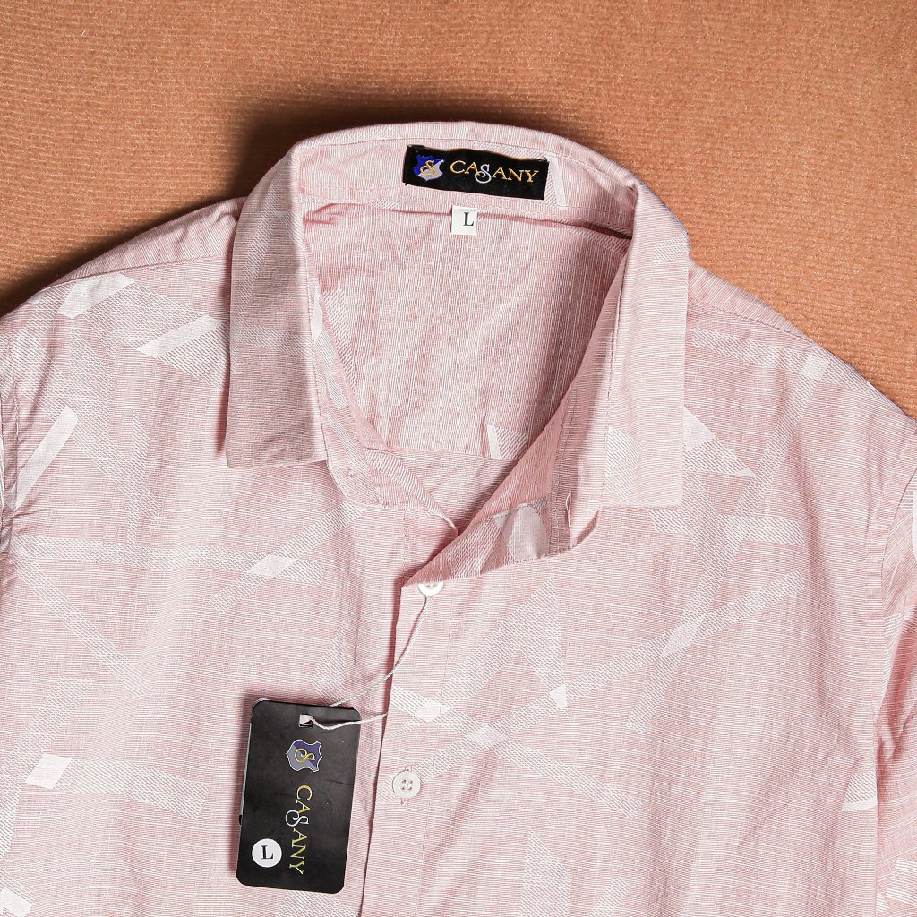 Áo sơ nam tay dài họa tiết chìm CASANY vải Kate Lụa màu HỒNG chủ đạo – Tuấn Tú Rạng Ngời