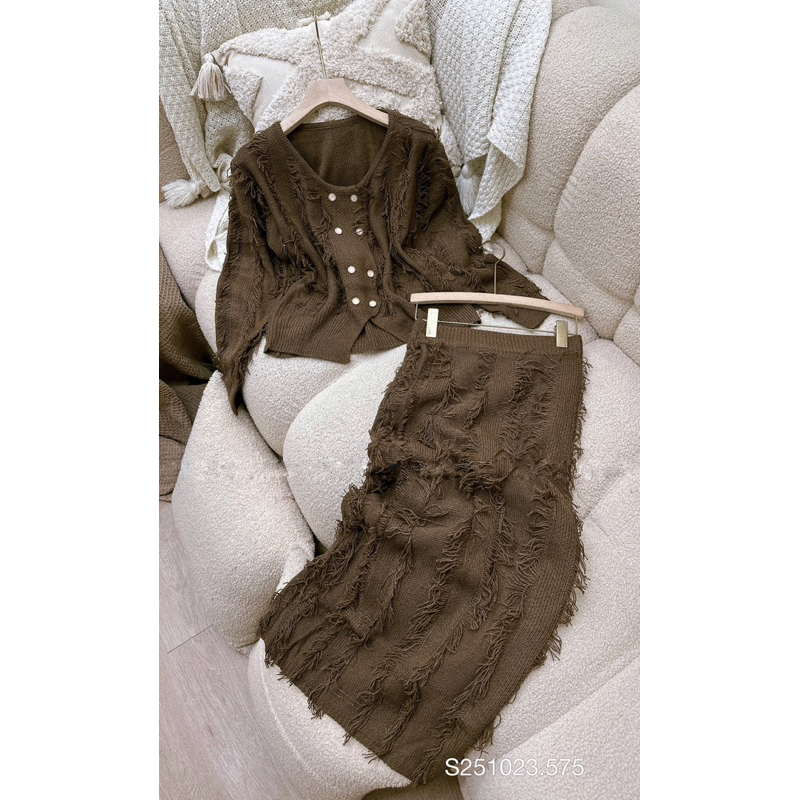 SET ÁO KÈM CHÂN VÁY DÀI