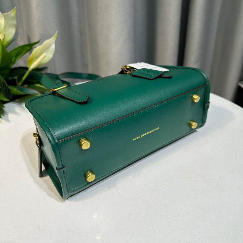 TÚI COACH SWING ZIP CM565