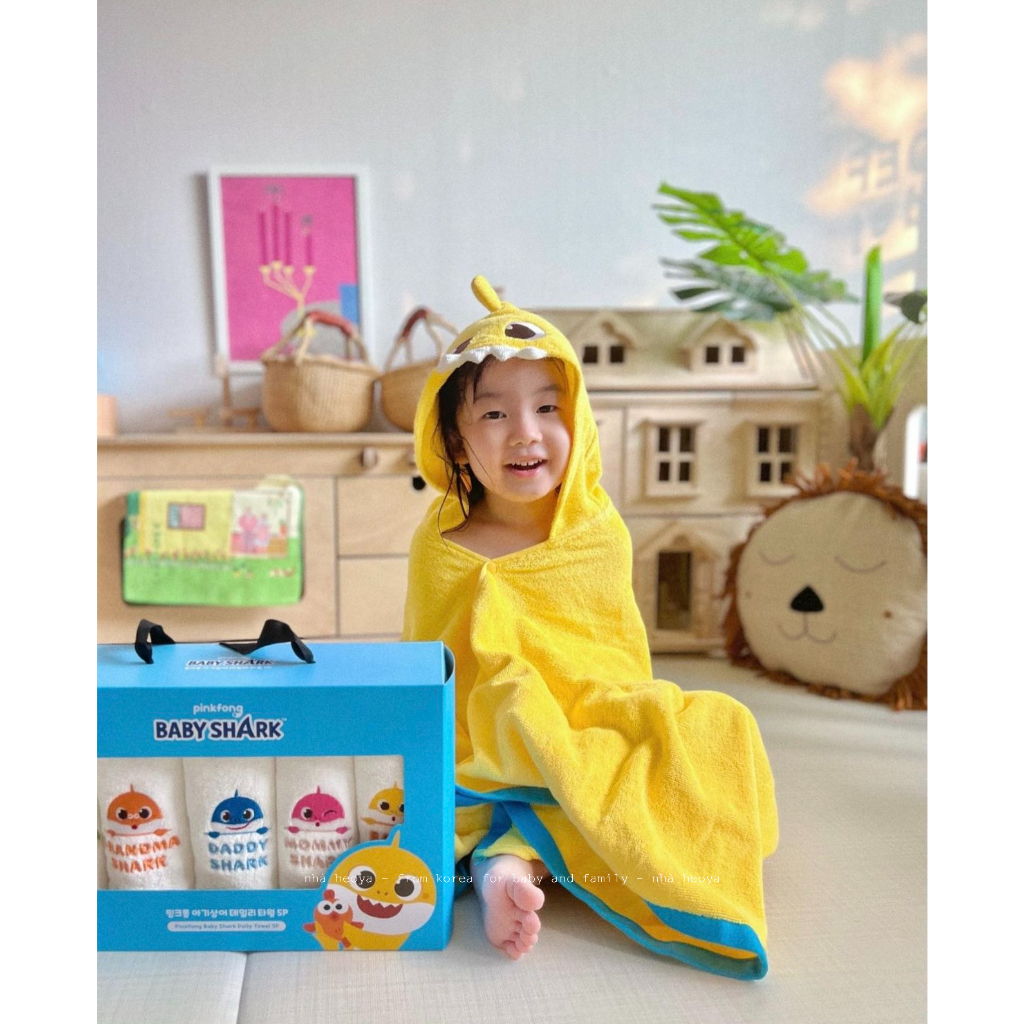 KHĂN CHOÀNG KHĂN TẮM CÓ MŨ HÌNH BABYSHARK PINKFONG DÀNH CHO BÉ