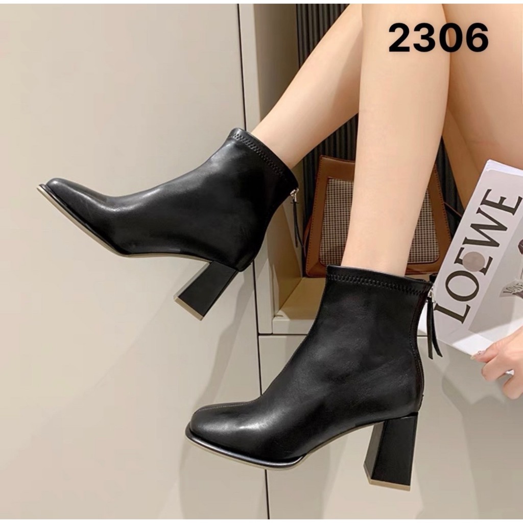 Hàng Sẵn- Bốt cao gót mũi vuông gót vuông cổ lửng da lì 6cm M5261
