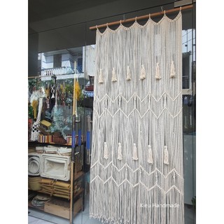 Rèm cửa macrame vintage làm vách ngăn phòng khách, phòng ngủ