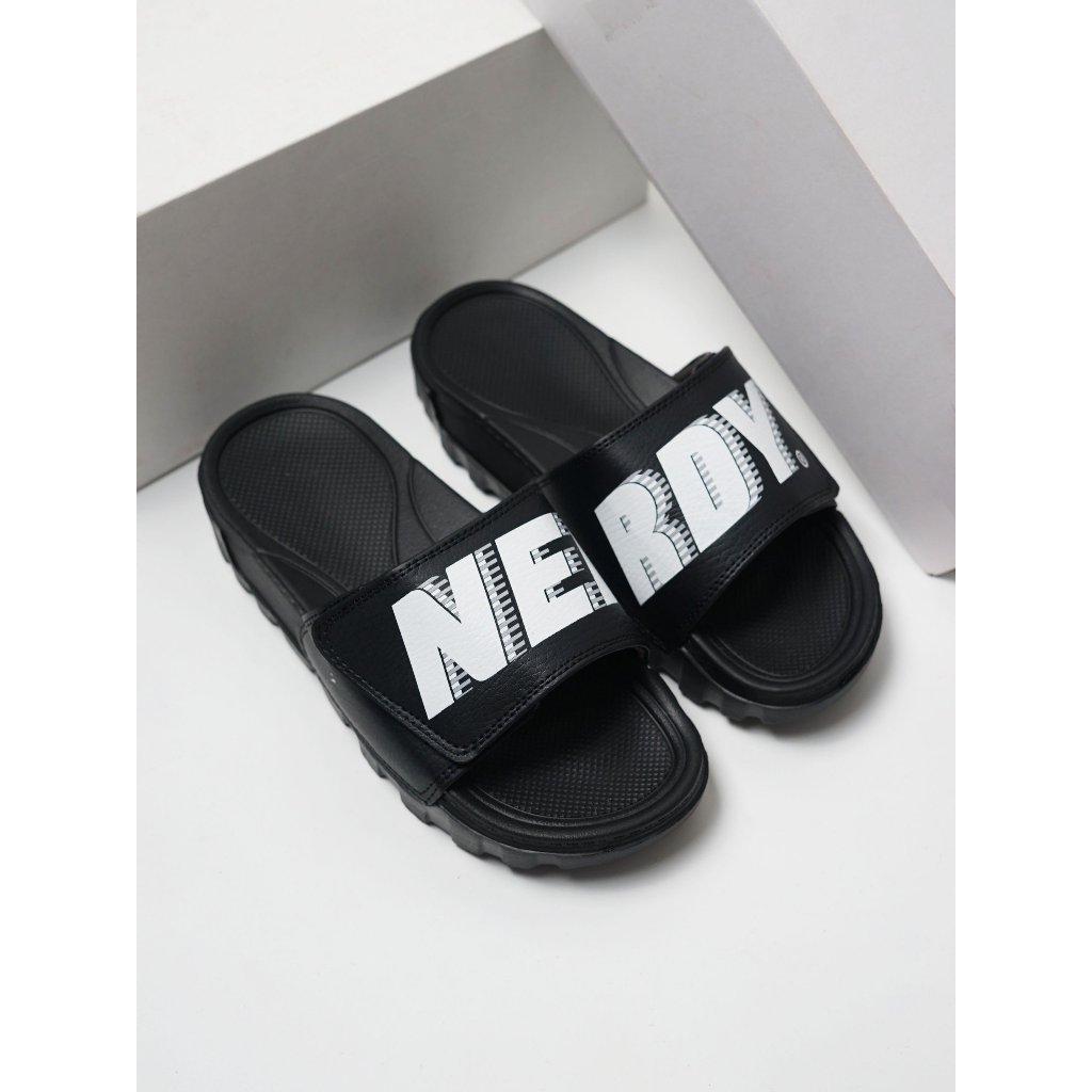 Dép quai ngang Unisex Slipper Cá Tính NỮ NERRDY ĐẾ CAO 4CM