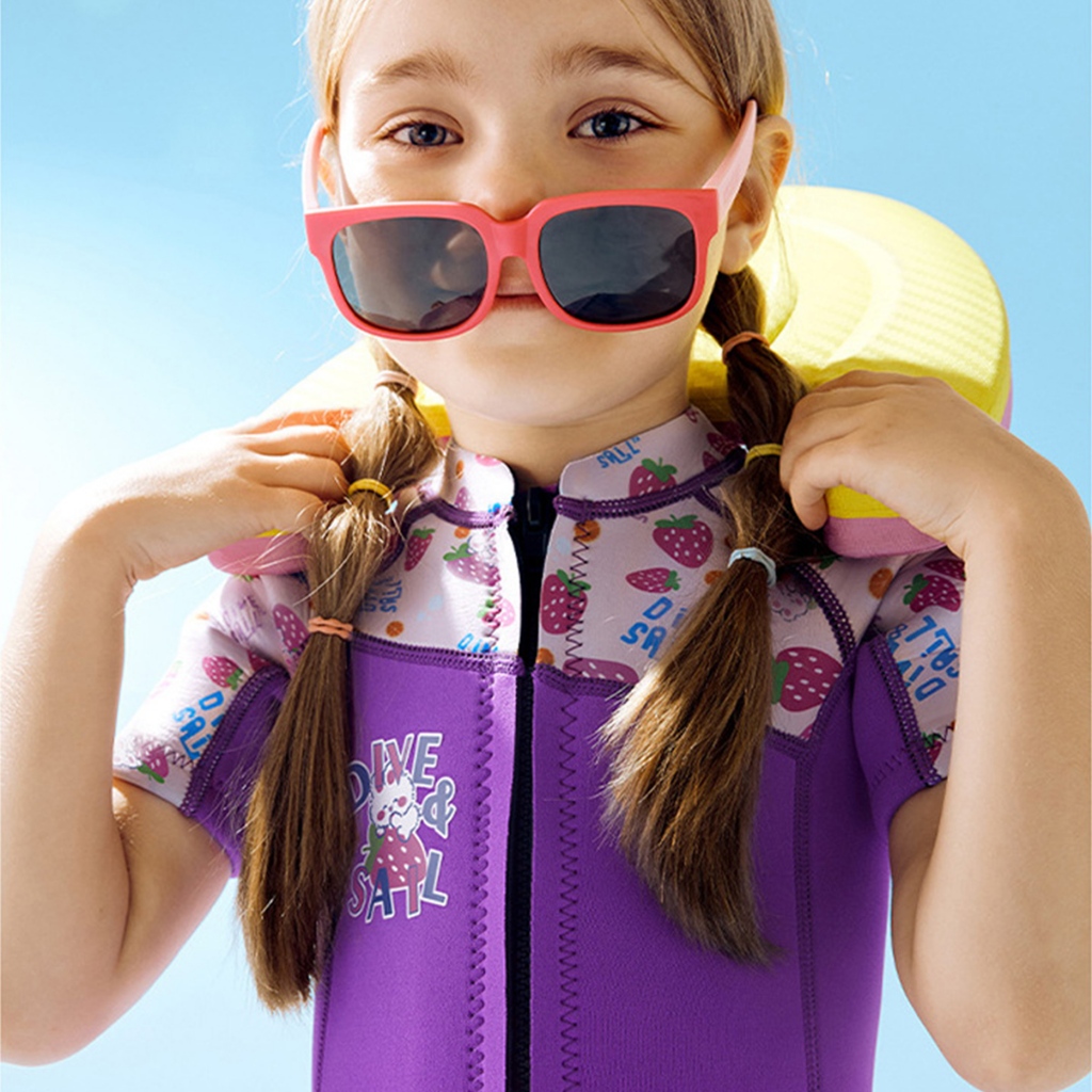Đồ bơi giữ nhiệt cho bé gái hiệu Dive and Sail vải chống tia UV chất liệu cao su Neoprene dày 2.5mm chống thấm nước size